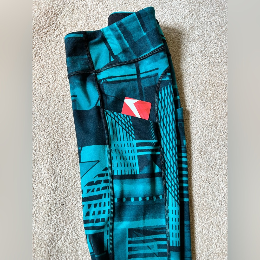 Lucy XS Capri Leggings/Tights with 2 Stash Pockets at Hips.